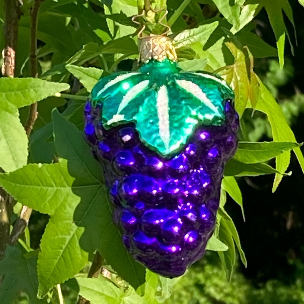 Vintage Inge Glass Grapes Ornament !